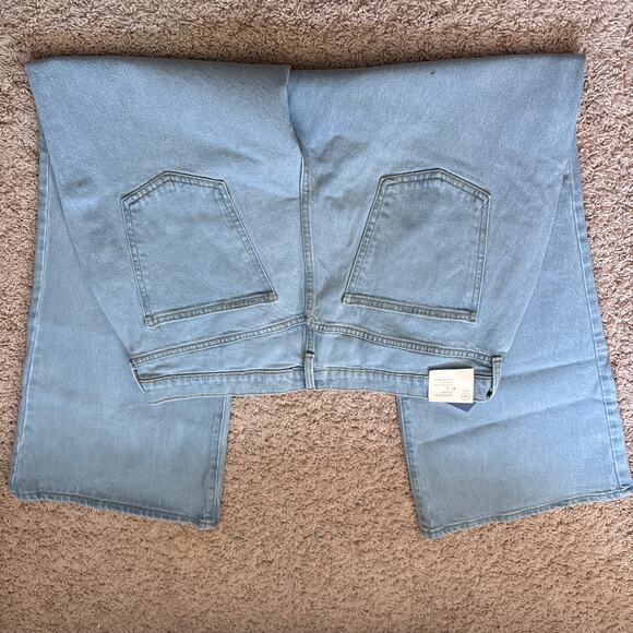 Universal Thread High Rise Flare Leg Jeans Light Wash Denim Blue Women's Size 17 - Picture 2 of 8